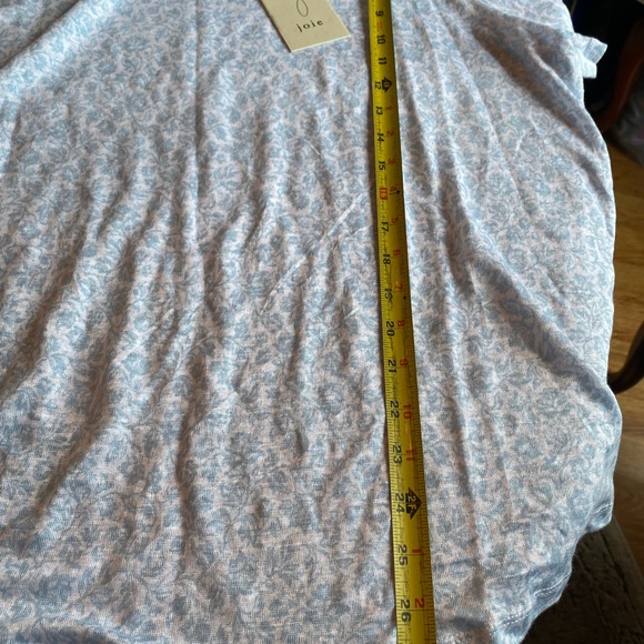 Joie 100% Linen Short Sleeve Blue and White Floral Top - Picture 10 of 13